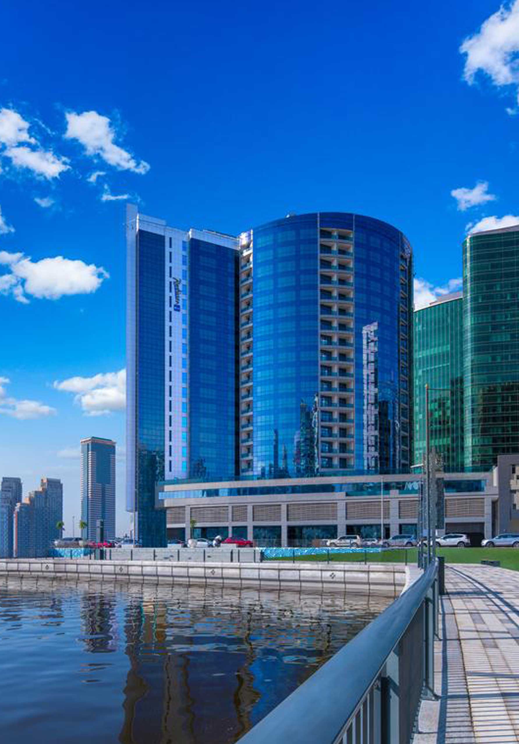 Radiss Radisson Blu Dubai Waterfront - VERITAS